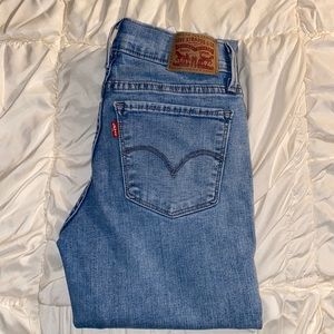 Levi’s 710 Super Skinny
